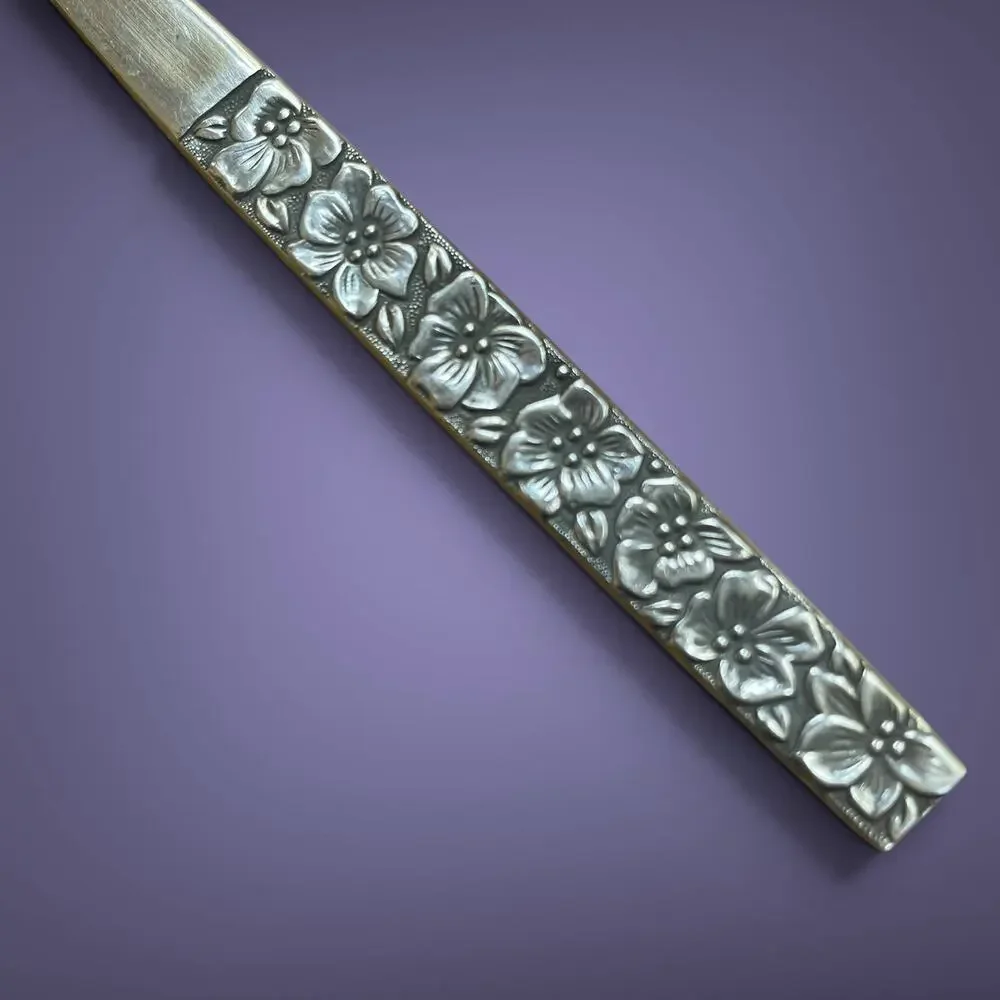 Oneida OHS46 One Butter Knife Flatware Stainless Steel  70s Replacement Crafting